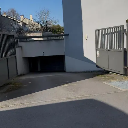 Apartment Chez Brunella Centre Avec Parking Reims